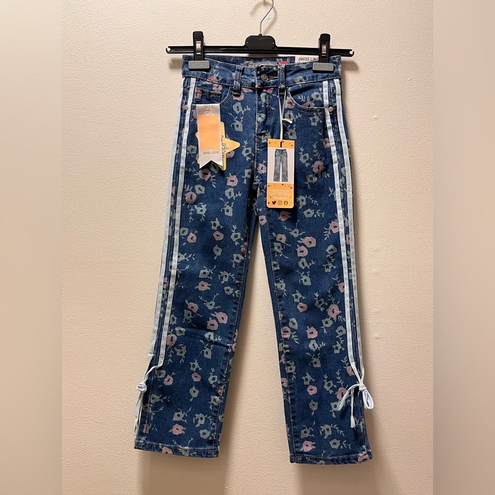Celebrity Ace Girl’s Mid Rise Straight Leg Jeans, Sz 7, Blue With Floral Print